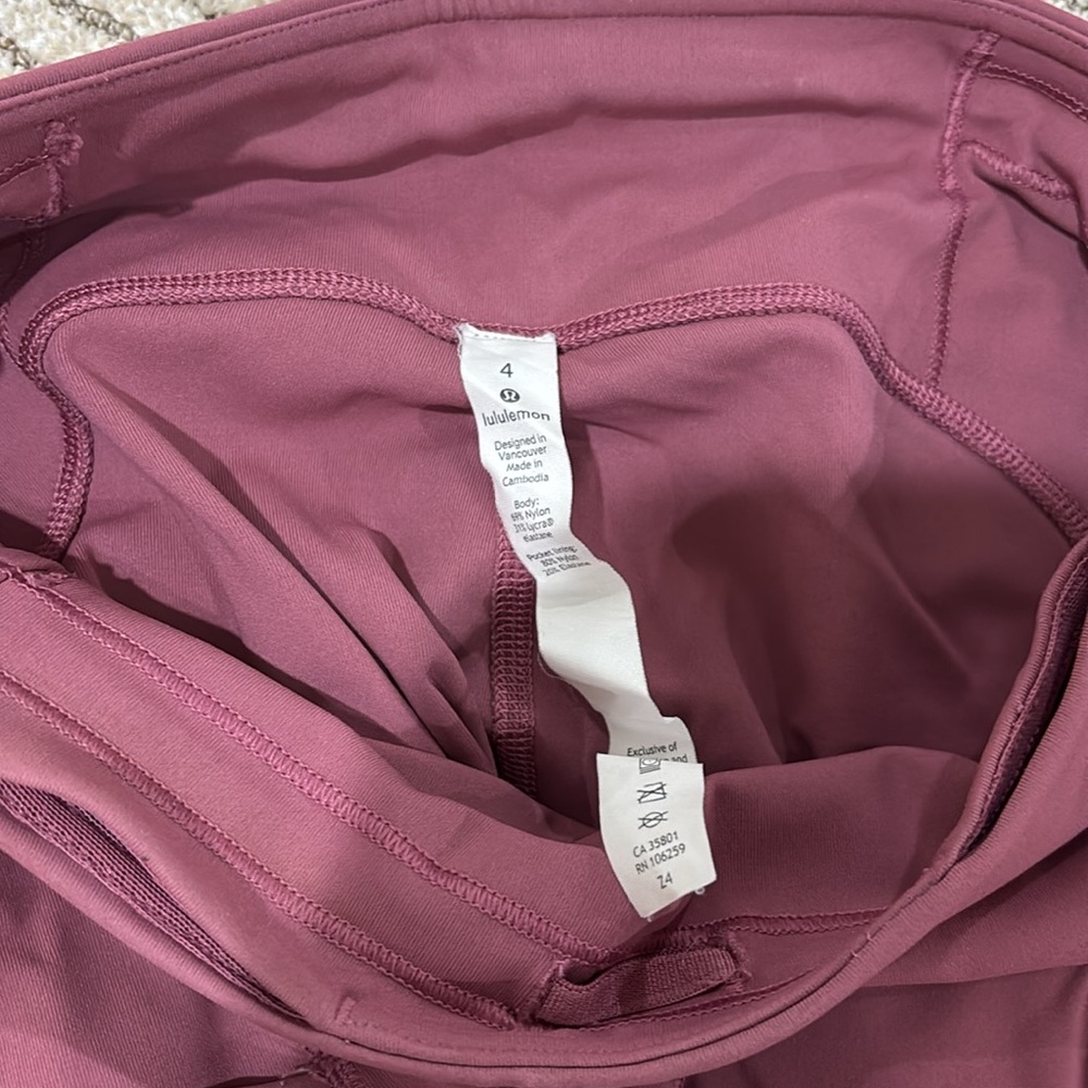 Lululemon cropped legging - Picture 2 of 2